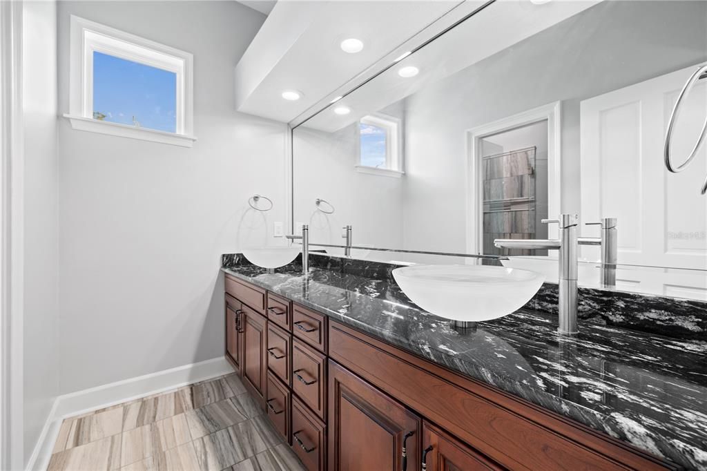 Bathroom, Dual Sink Vanities, Interior, Recessed Lighting