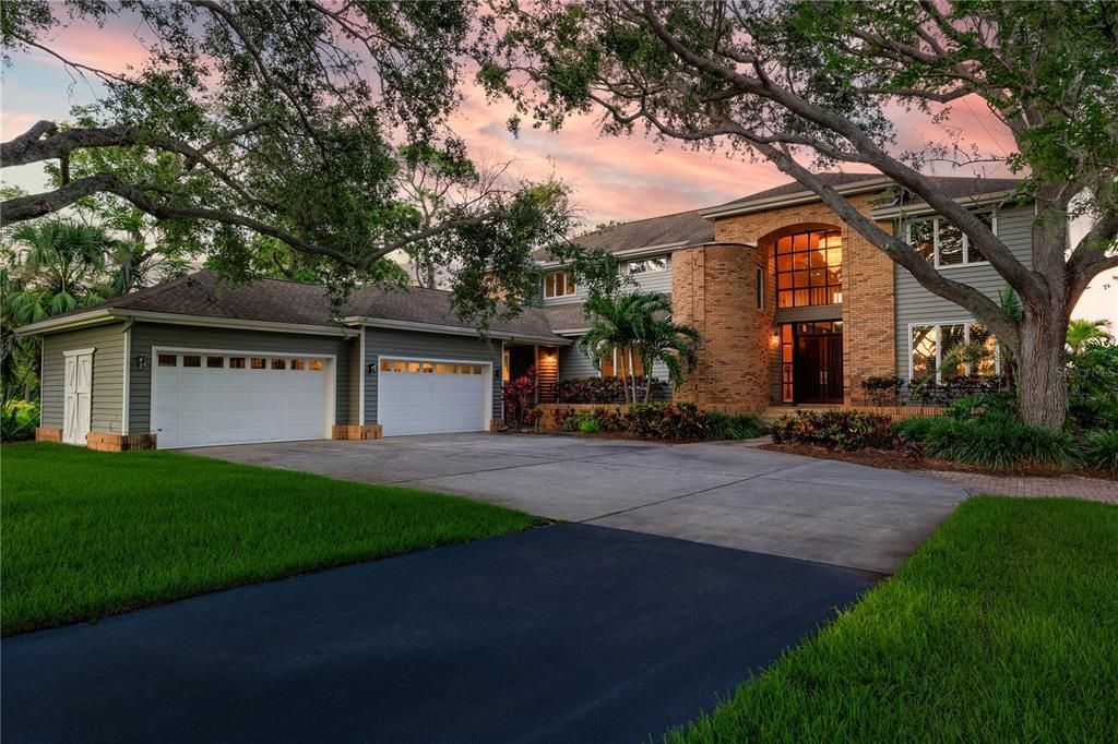 Attached, Exterior, Facade, Brick Facade, Ranch