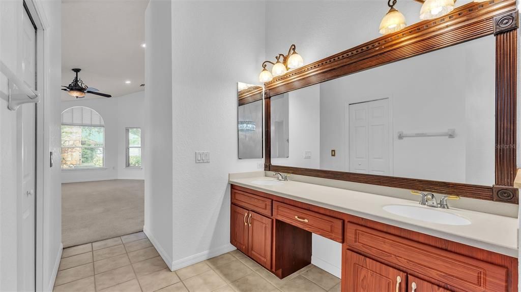 Bathroom, Dual Sink Vanities, Interior, Recessed Lighting