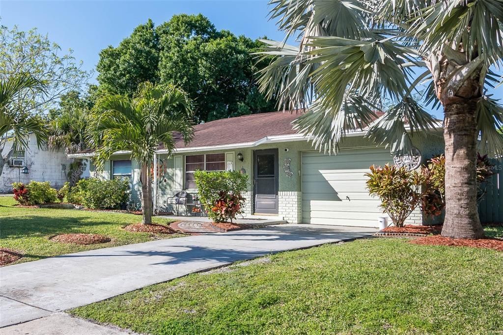 Attached, Backyard, Exterior, Facade, Ranch