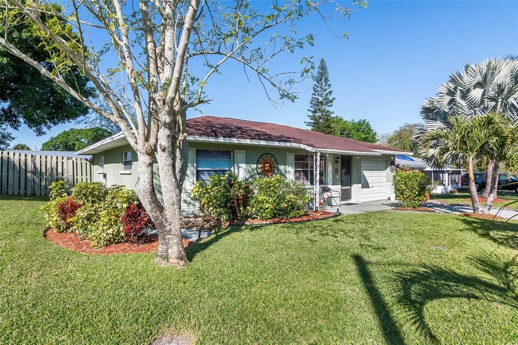 Attached, Backyard, Exterior, Facade, Ranch