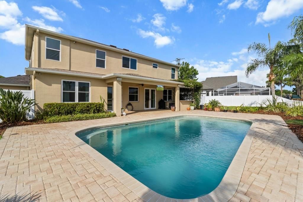 Exterior, Pool