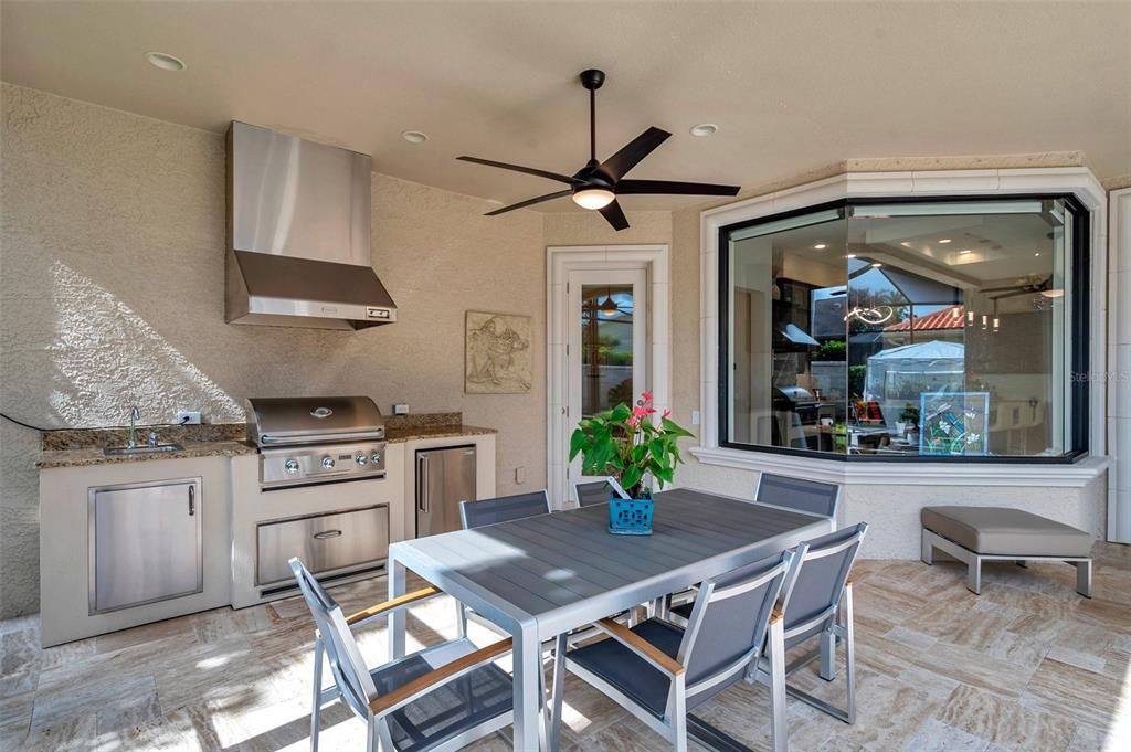 Dining room, Exterior, Outdoor Kitchen, Recessed Lighting
