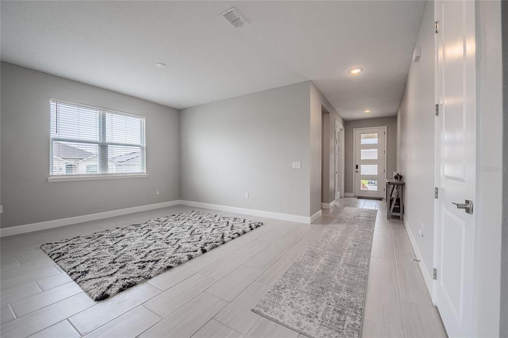 Empty room, Interior, Recessed Lighting
