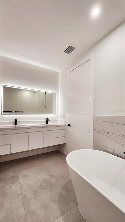 Bathroom, Dual Sink Vanities, Free Standing Baths, Interior, Recessed Lighting