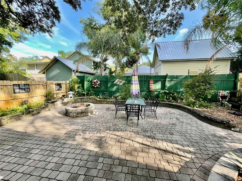 Backyard, Exterior