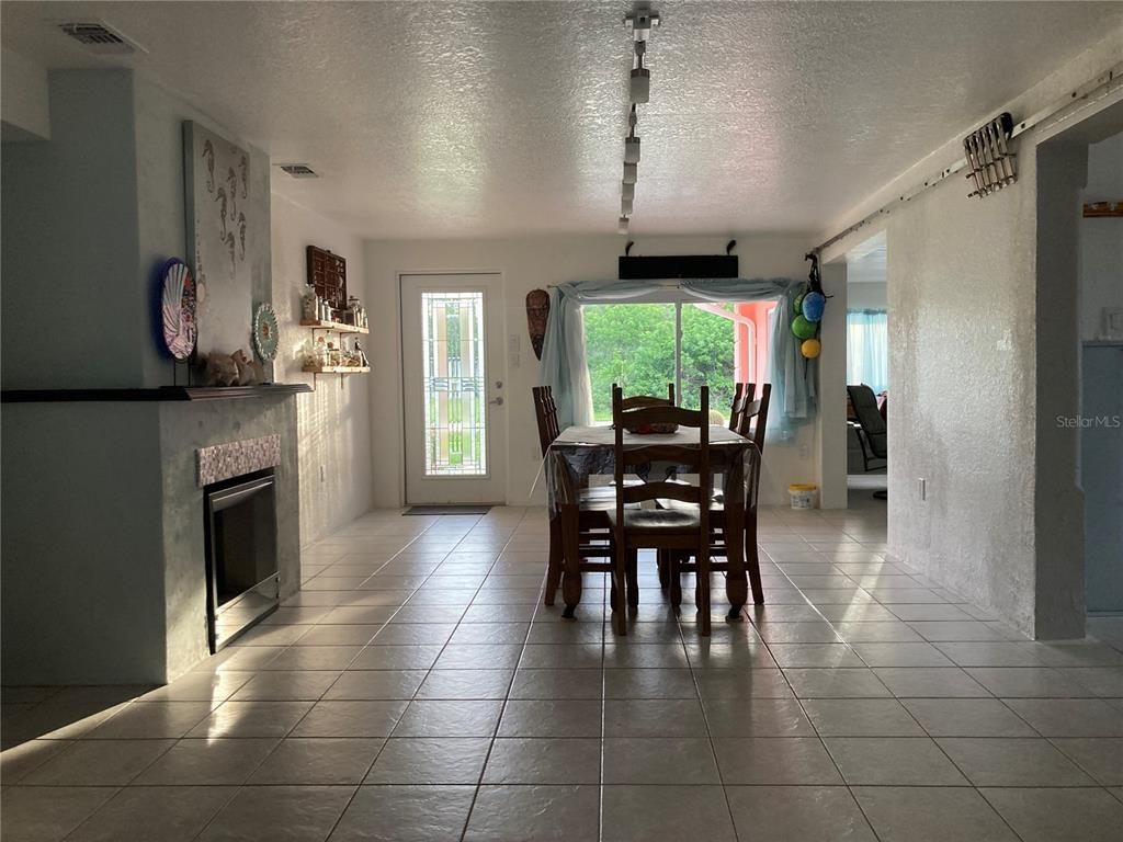 Dining room, Fireplace, Interior