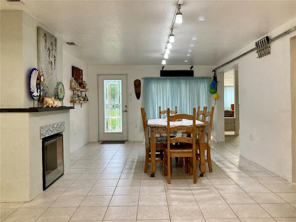 Dining room, Fireplace, Interior