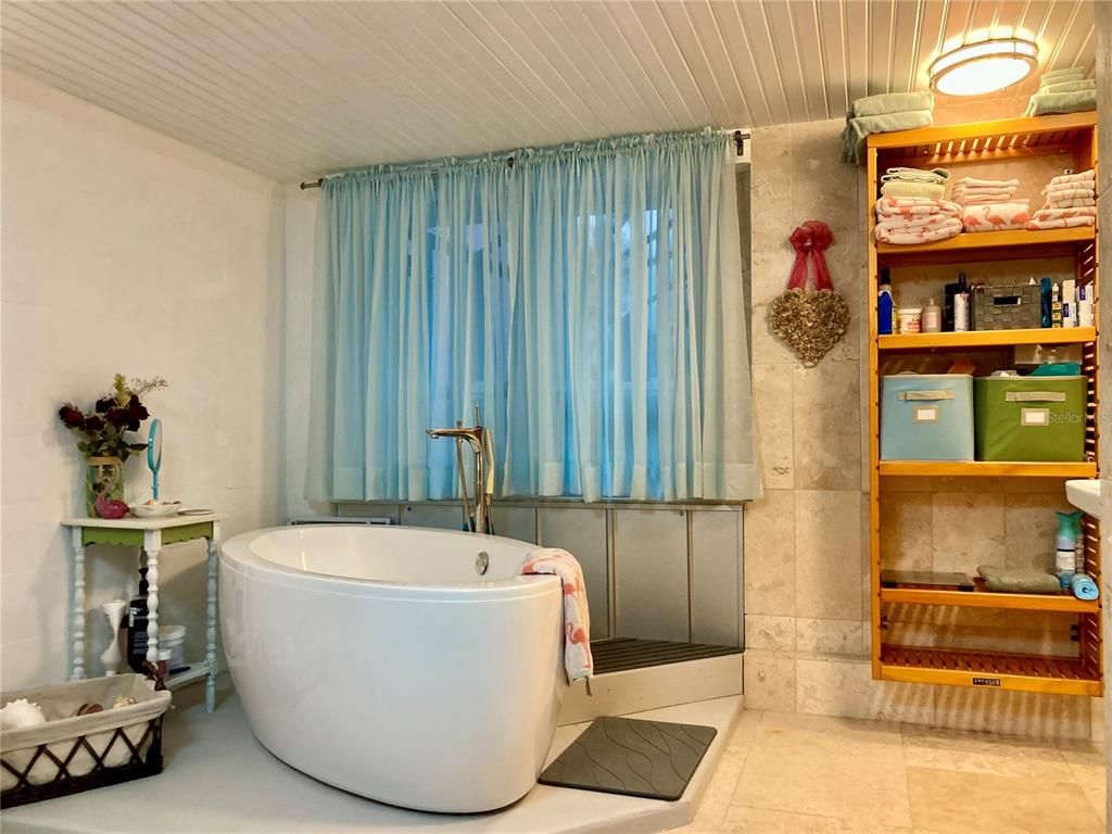 Bathroom, Free Standing Baths, Interior