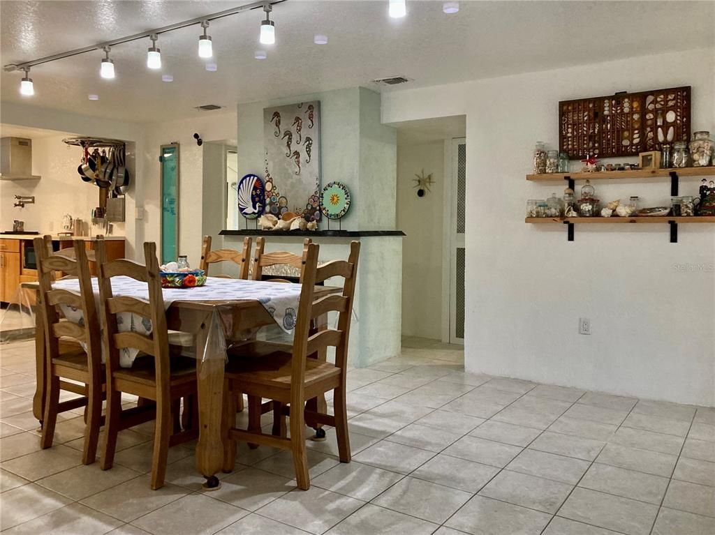 Dining room, Interior