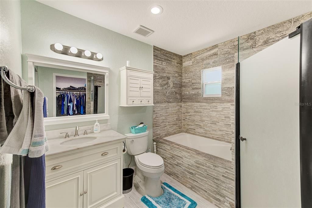 Bathroom, Interior, Recessed Lighting