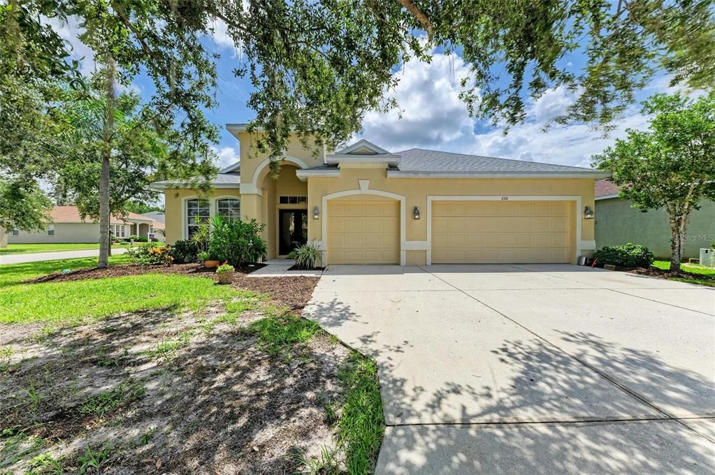 Attached, Exterior, Facade, Ranch