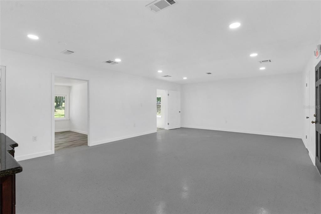 Empty room, Interior, Recessed Lighting