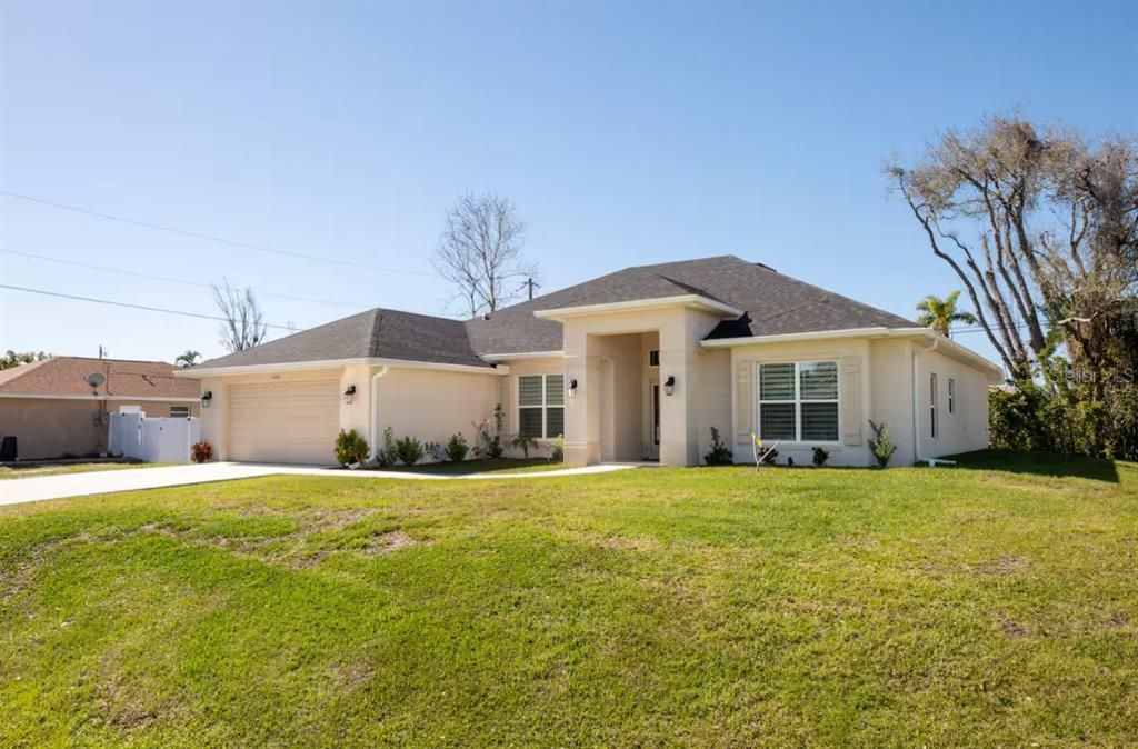Attached, Backyard, Exterior, Facade, Ranch