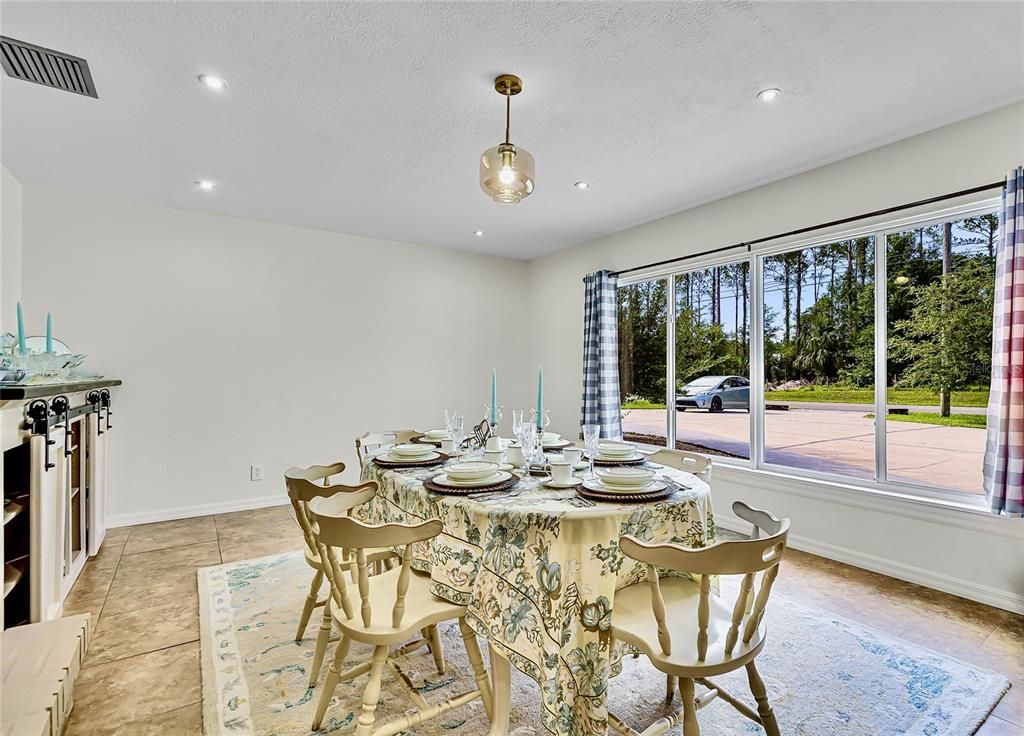 Dining room, Interior, Pendant Lights, Recessed Lighting