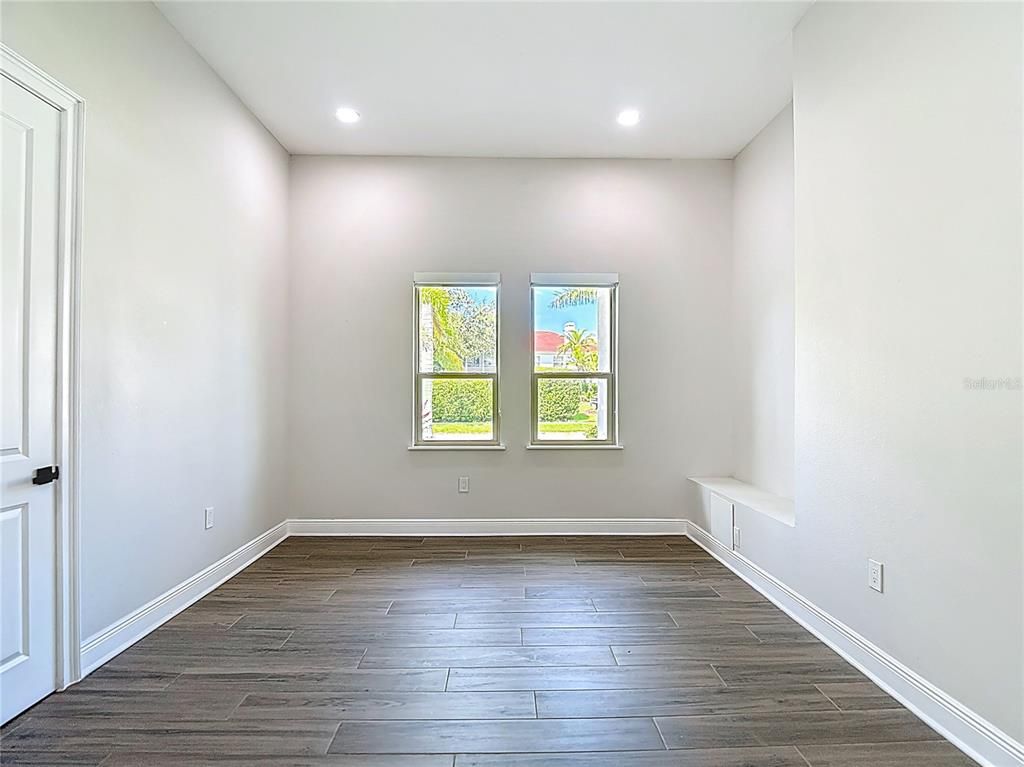 Empty room, Interior, Recessed Lighting, Wood Texture Flooring