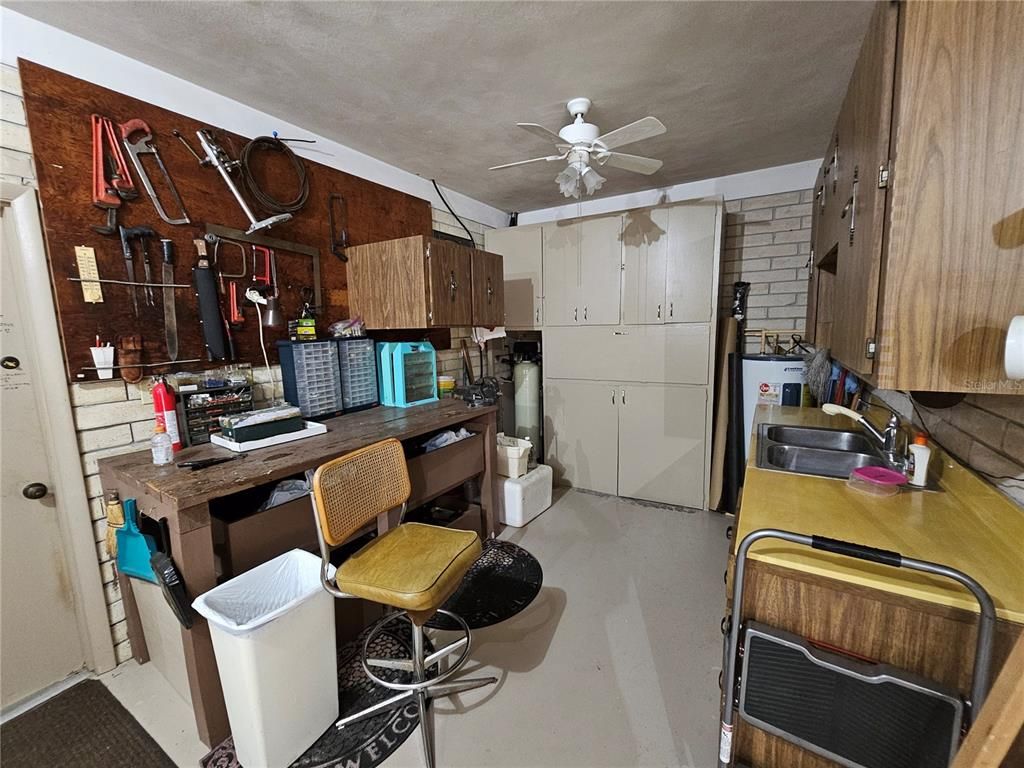 Home Office, Interior