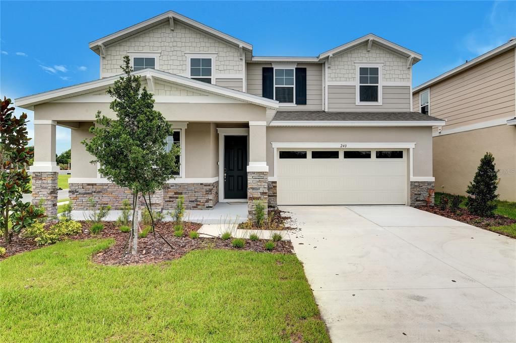 Attached, Exterior, Facade, American Craftsman