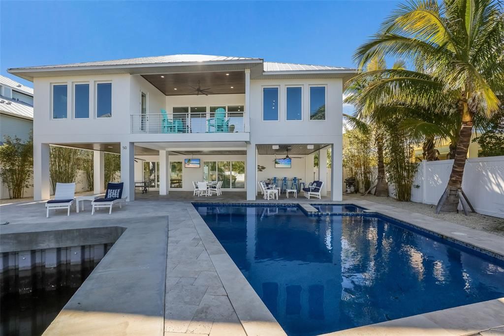 Exterior, Pool