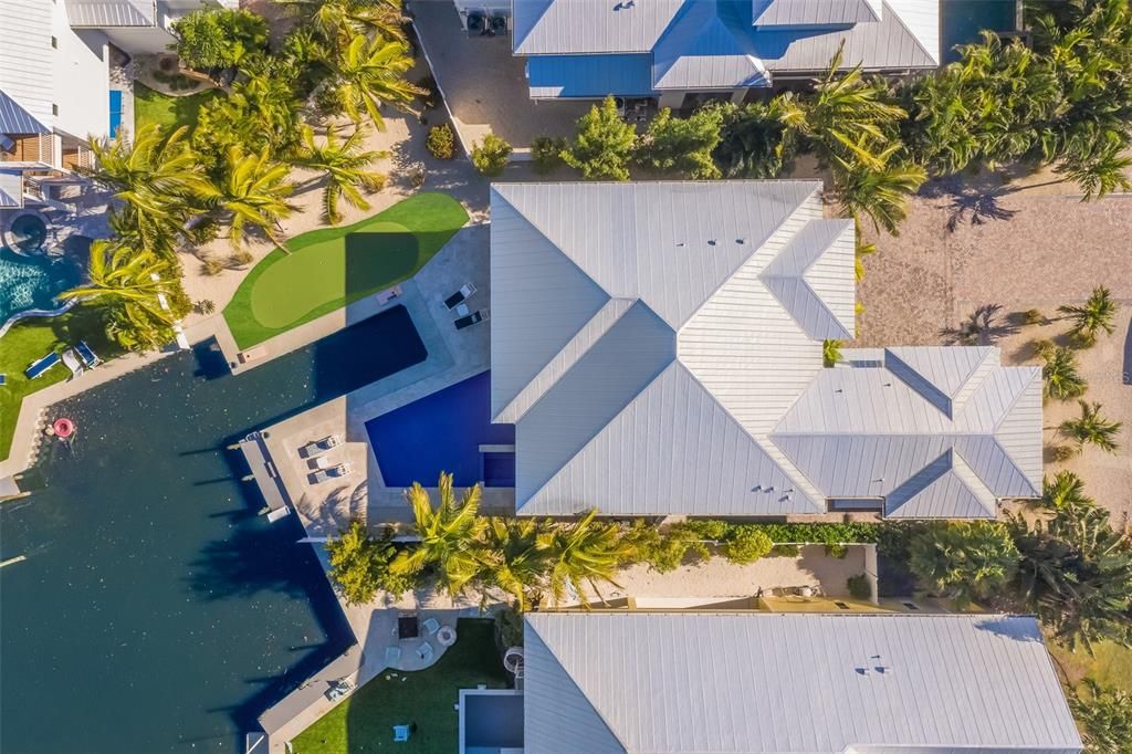 Exterior, Drone