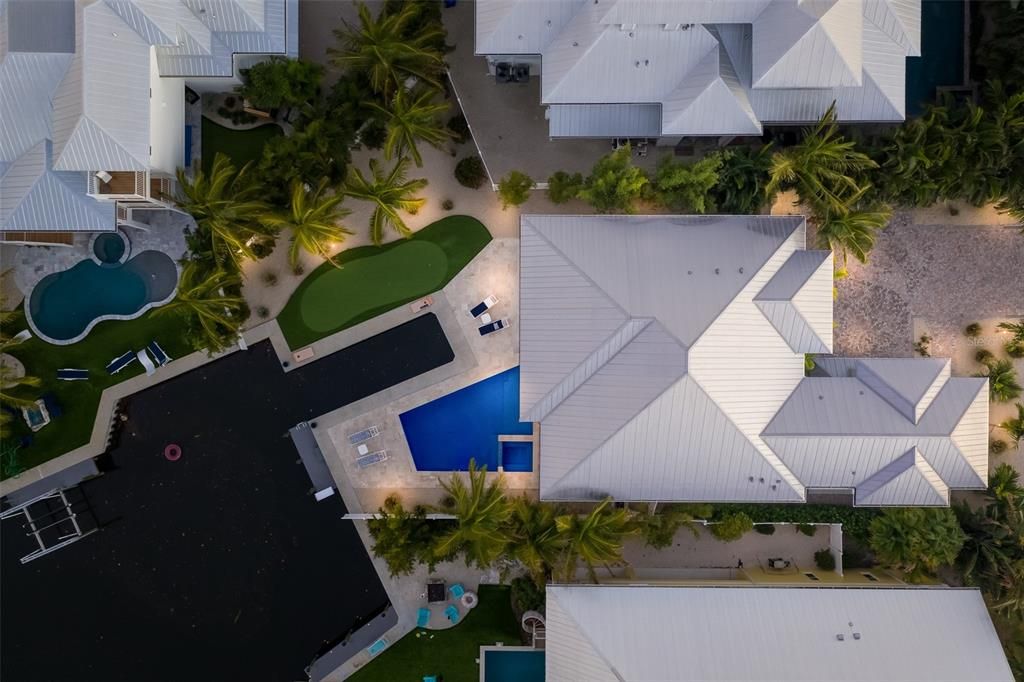 Exterior, Drone