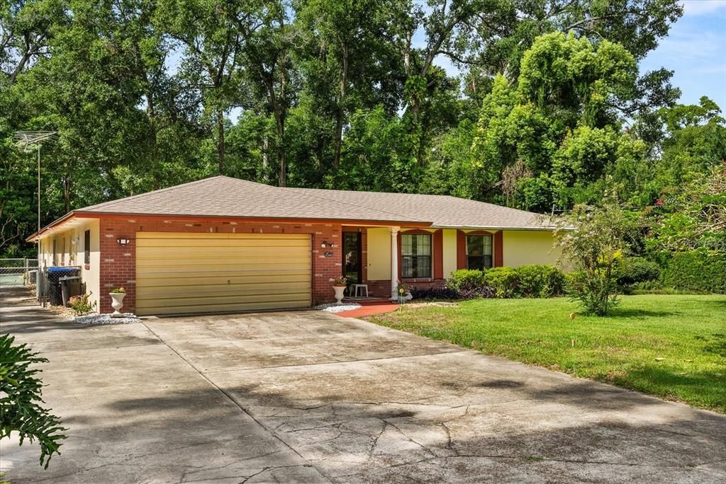 Attached, Exterior, Facade, Brick Facade, Ranch