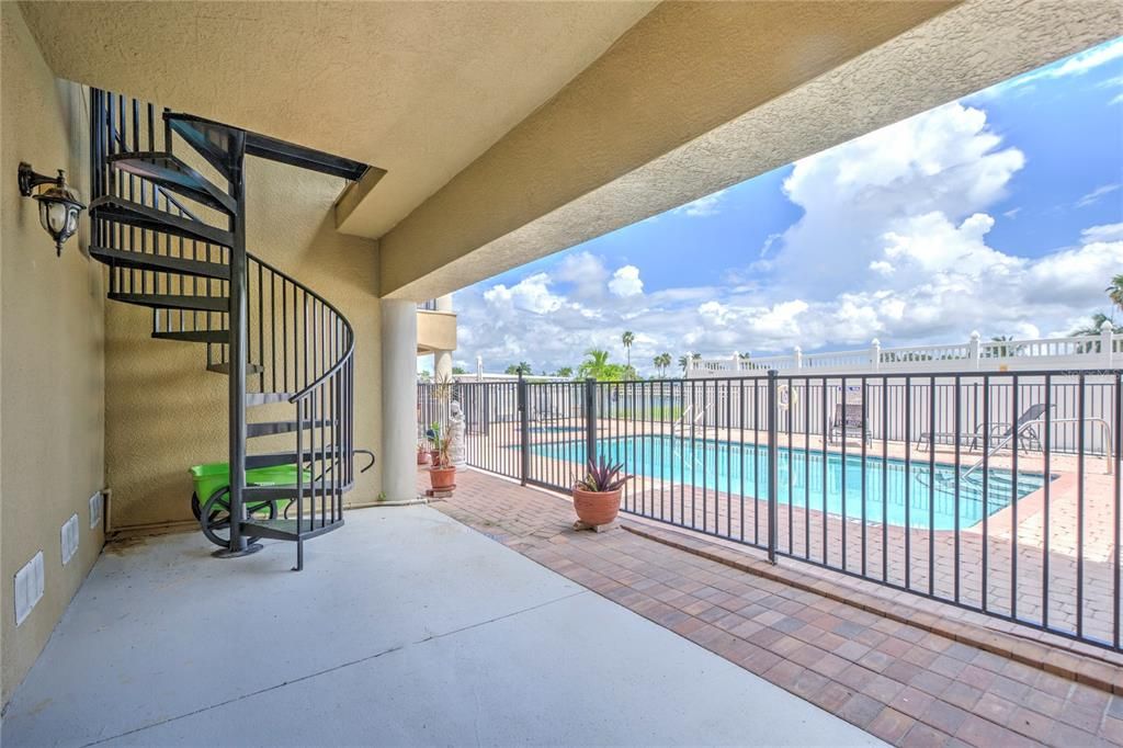 Exterior, Pool