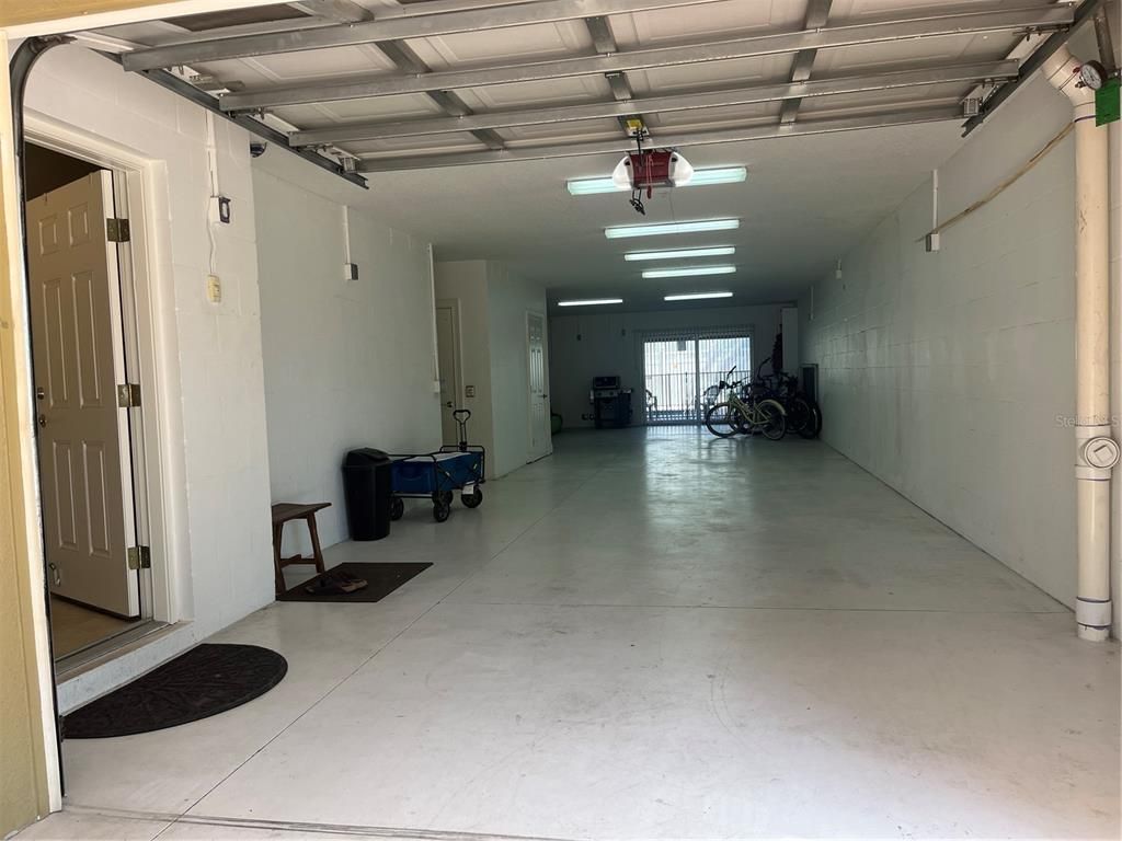 Garage, Interior