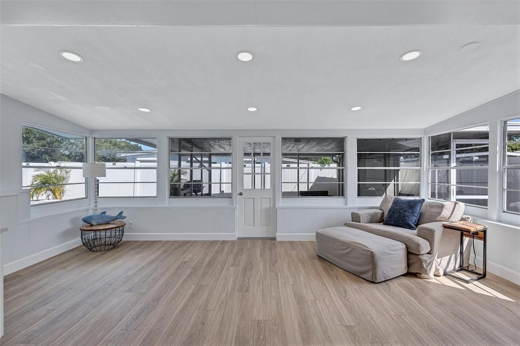 Interior, Recessed Lighting, Wood Texture Flooring