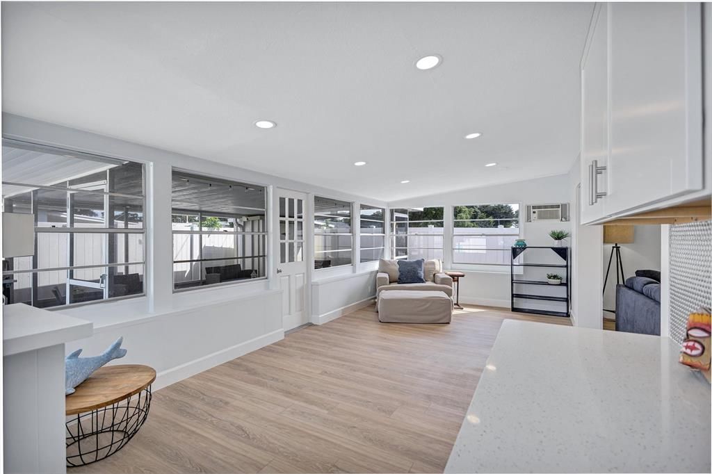 Interior, Recessed Lighting, Wood Texture Flooring