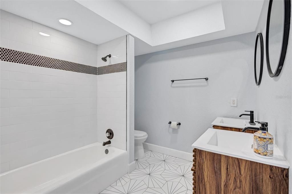 Bathroom, Interior, Recessed Lighting