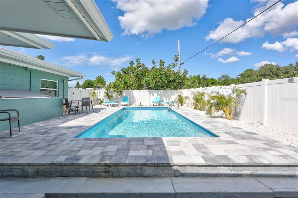 Exterior, Pool