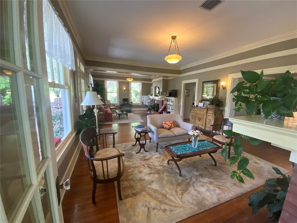 Interior, Living room, Pendant Lights, Wood Texture Flooring