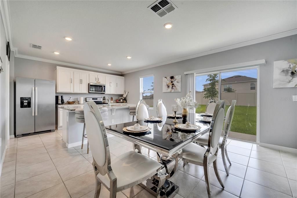 Dining room, Interior, Kitchen, Recessed Lighting