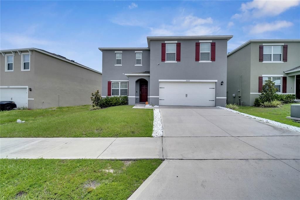 Attached, Exterior, Facade, Rowhouse