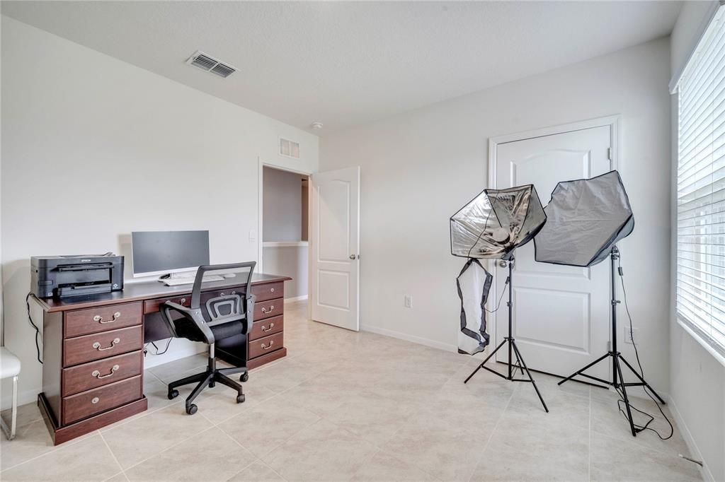 Home Office, Interior