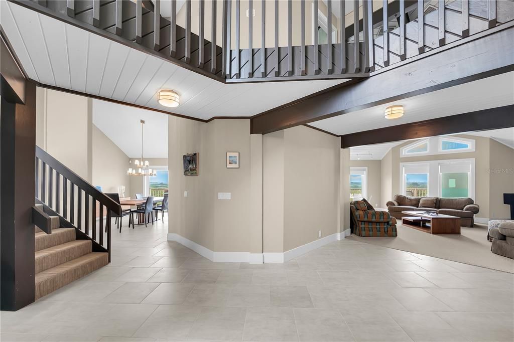 Chandelier, Dining room, Interior, Living room, Water