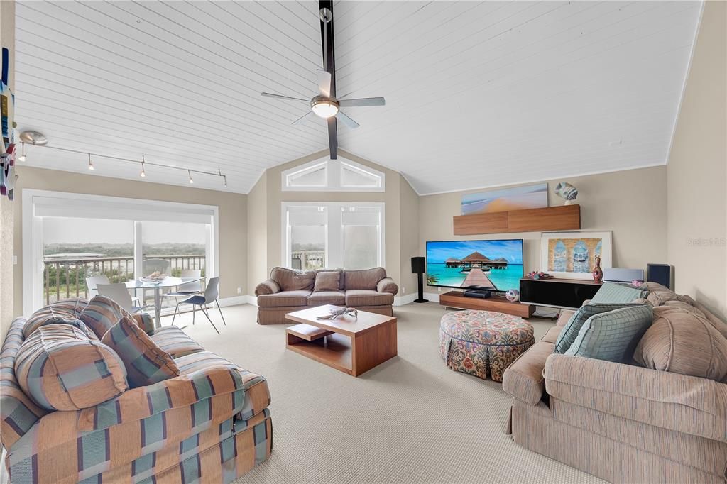 Dining room, Interior, Living room, Water