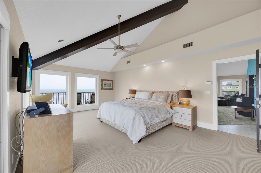 Bedroom, Interior, Recessed Lighting, Water