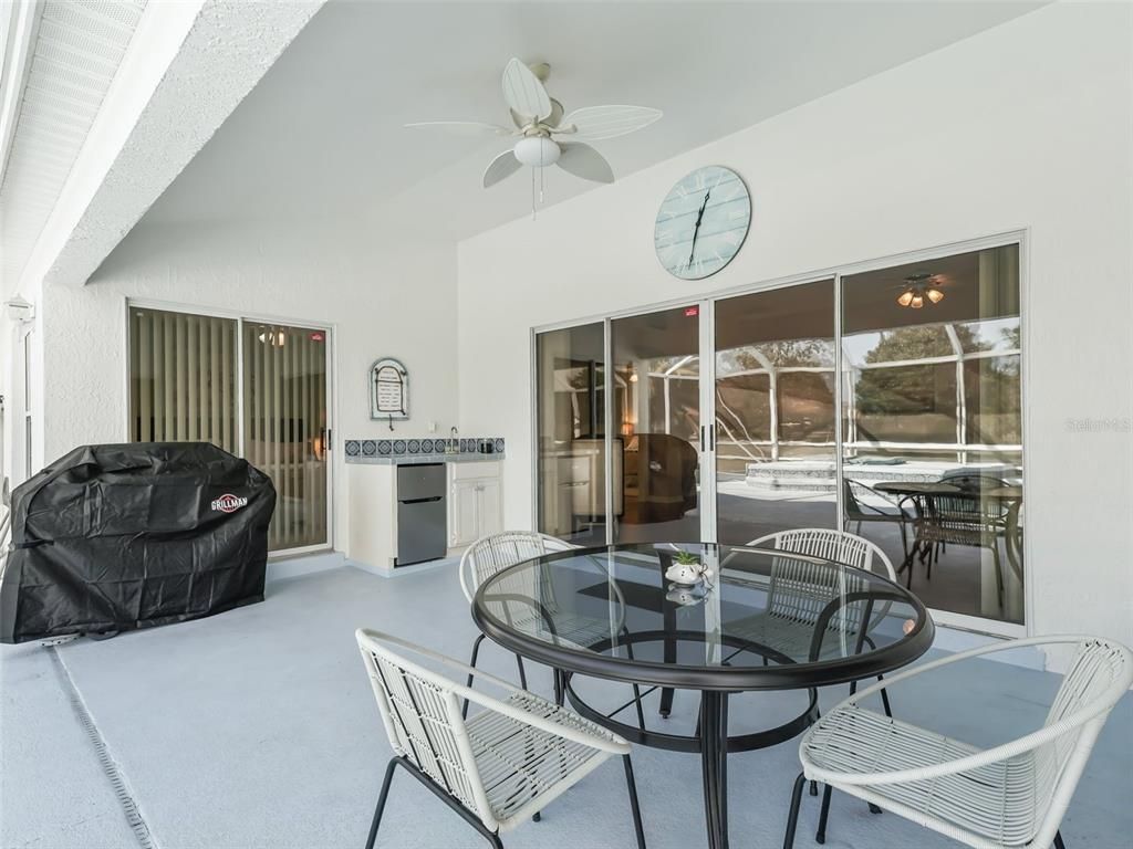 Dining room, Interior