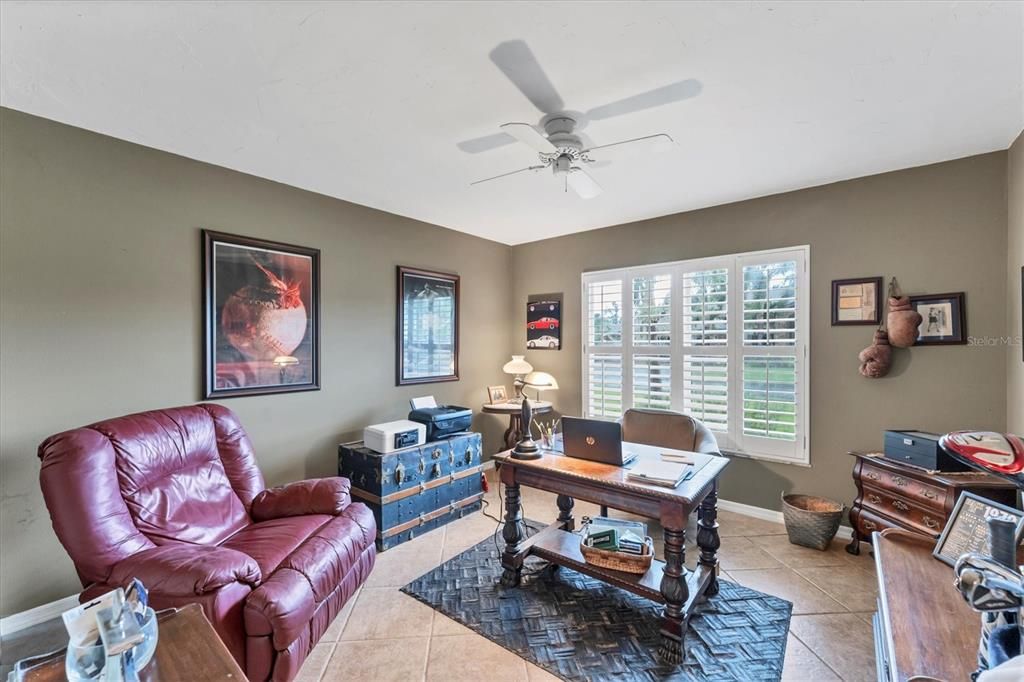 Home Office, Interior