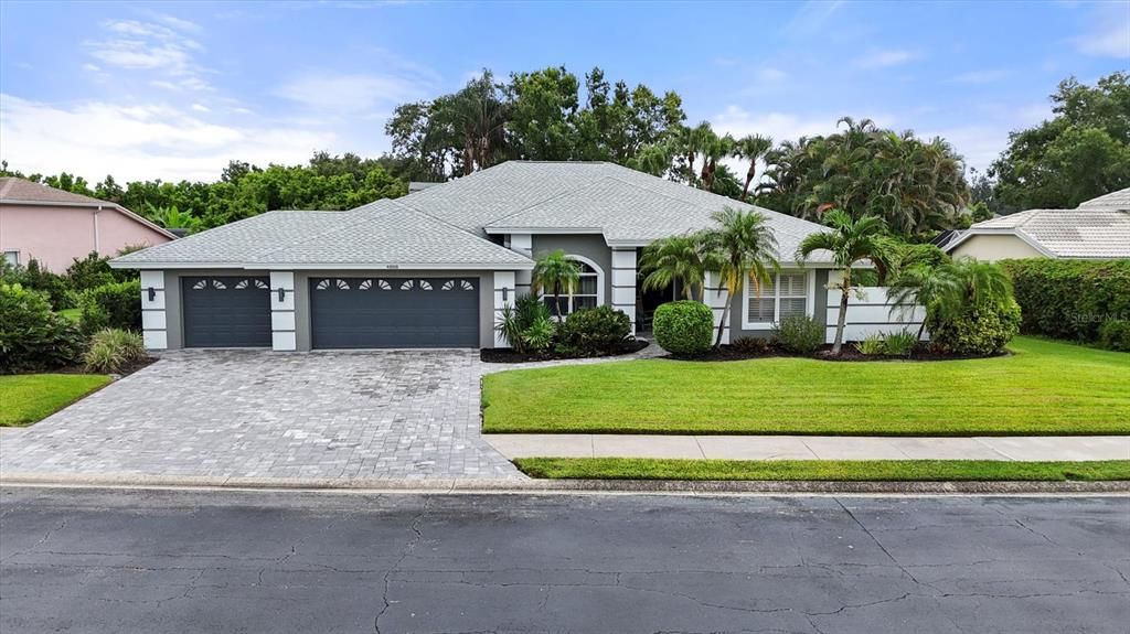 Attached, Exterior, Facade, Ranch