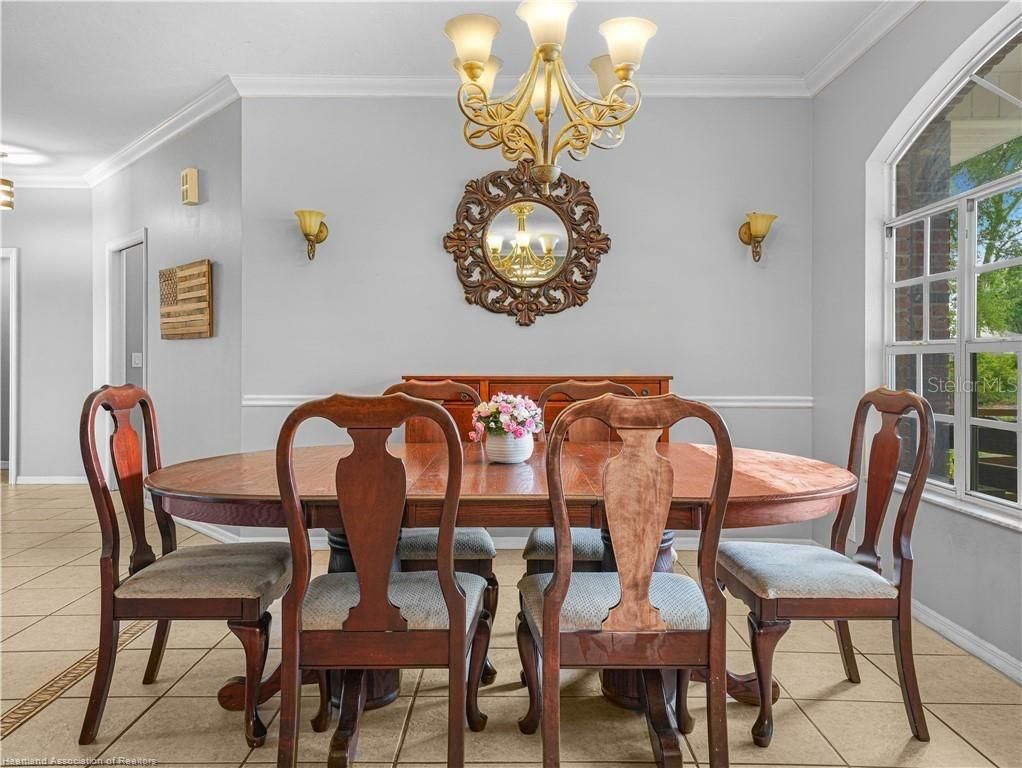 Chandelier, Dining room, Interior