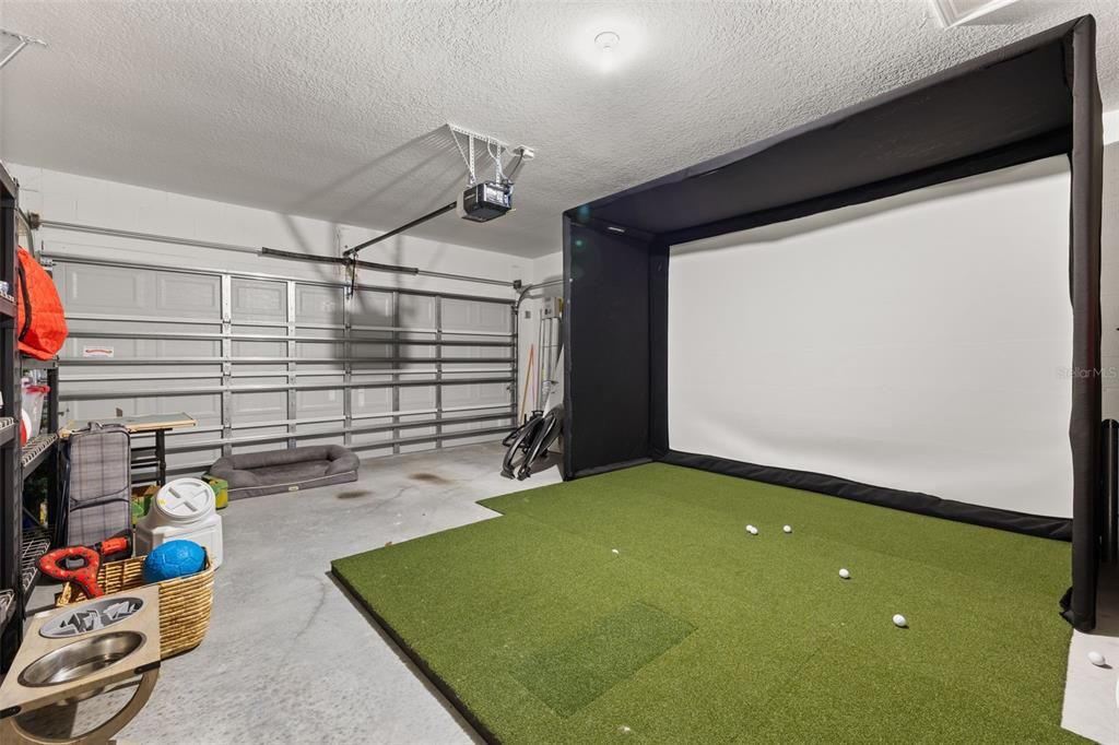 Garage, Interior, Projection Screen