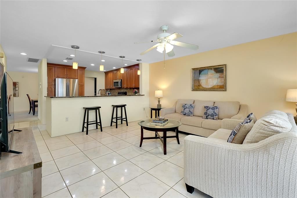 Interior, Kitchen, Living room, Pendant Lights, Recessed Lighting, Stainless Steel Appliances