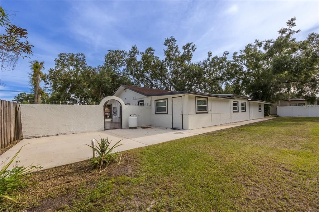 Backyard, Exterior