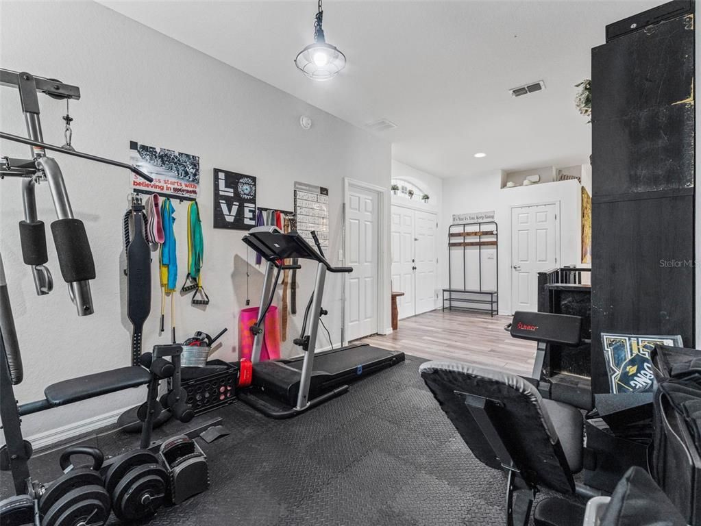 Fitness Equipment, Interior, Recessed Lighting, Wood Texture Flooring