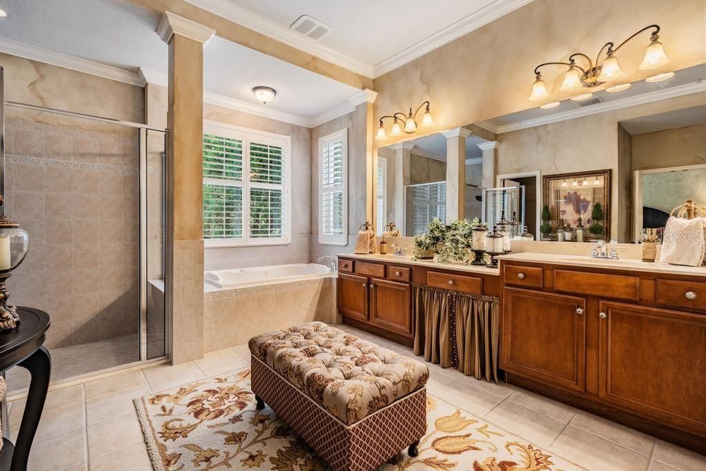 Bathroom, Dual Sink Vanities, Interior