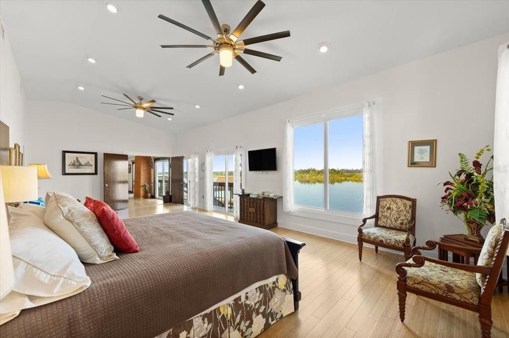 Bedroom, Interior, Recessed Lighting, Water, Wood Texture Flooring