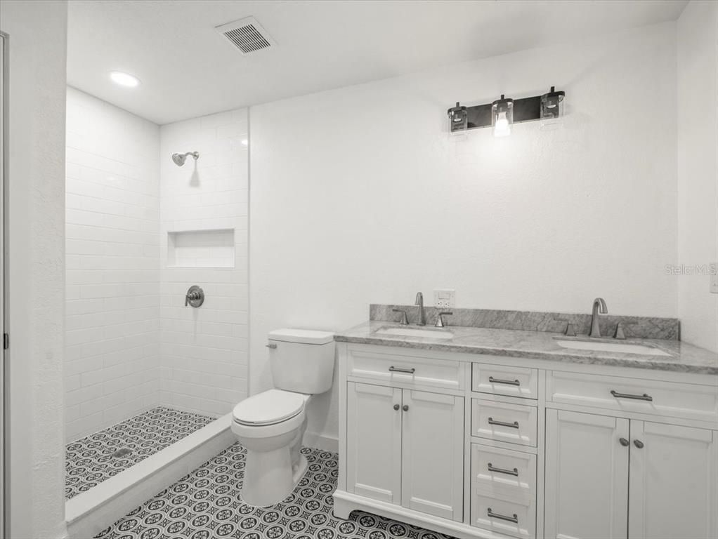 Bathroom, Interior, Recessed Lighting